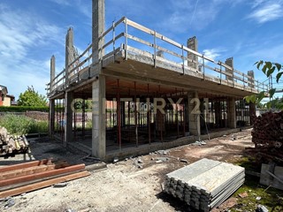 Casa Semi Indipendente in Vendita a San Martino Buon Albergo, 390'000€, 170 m², con Box