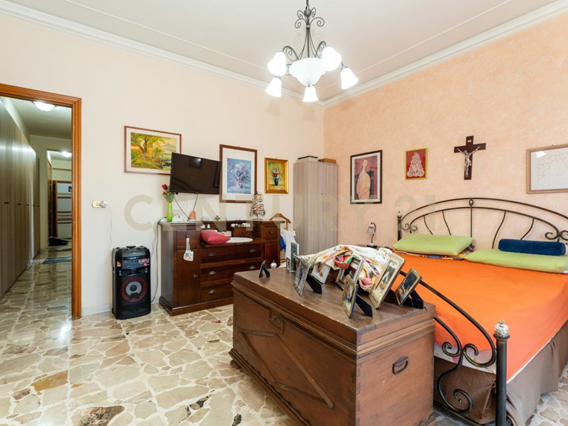 Quadrilocale in Vendita a Catania, 159'000&euro;, 110 m², con Box