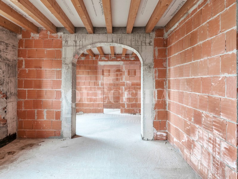 Casa Indipendente in Vendita a Brescia, zona Zona Est, 450'000€, 253 m², con Box