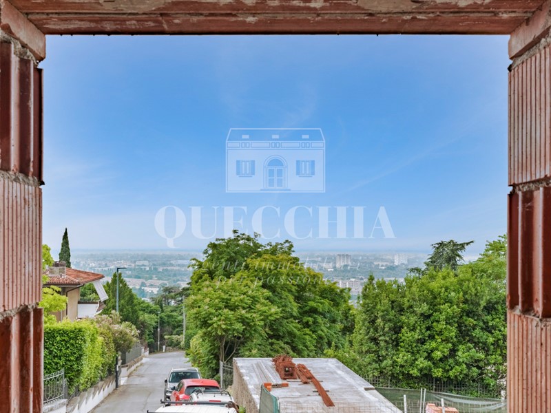 Casa Indipendente in Vendita a Brescia, zona Zona Est, 350'000€, 162 m², con Box