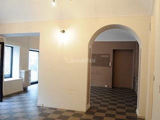 Capannone in Affitto a Gassino Torinese, 650€, 75 m²