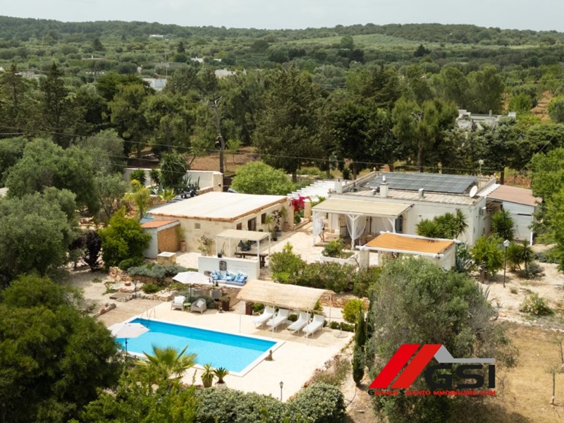 Villa in Vendita a Ceglie Messapica, 450'000€, 175 m²