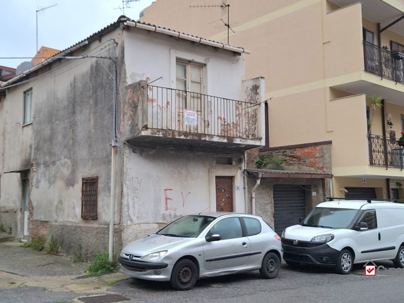 Appartamento in Vendita a Messina, 44'900€, 98 m²