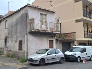 Appartamento in Vendita a Messina, 44'900€, 98 m²