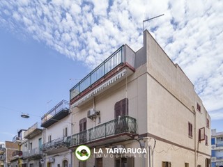 Casa Semi Indipendente in Vendita a Roccalumera, 100'000€, 139 m²