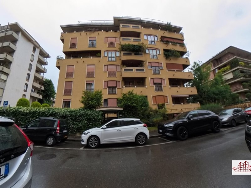 Trilocale in Vendita a Busto Arsizio, 220'000€, 95 m²