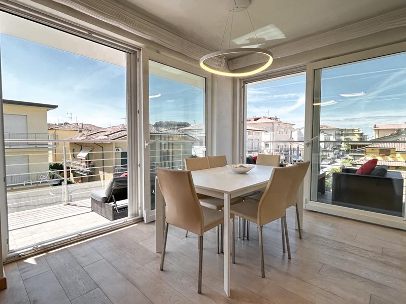 Trilocale in Vendita a Camaiore, zona Lido di Camaiore, 850'000€, 100 m², arredato