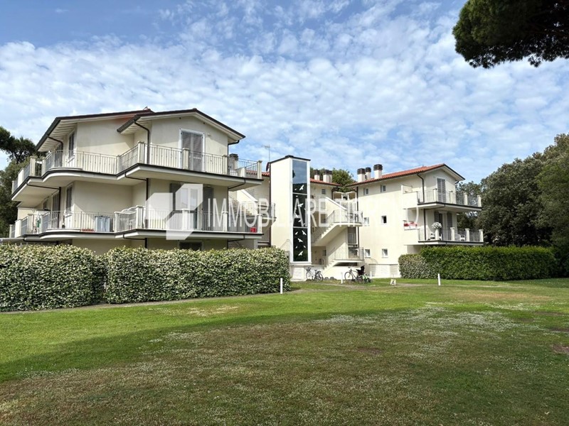 Trilocale in Vendita a Massa, zona Poveromo, 255'000&euro;, 65 m², arredato