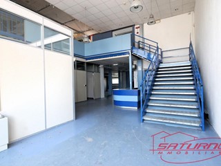 Immobile commerciale in Affitto a Lucca, zona Santissima Annunziata, 2'700€, 750 m²