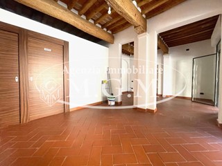 Immobile commerciale in Affitto a Cascina, 600€, 30 m²
