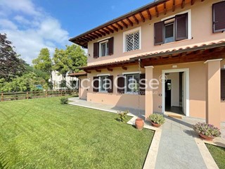 Villa in Vendita a Capannori, zona San Ginese, 1'100'000€, 220 m², arredato