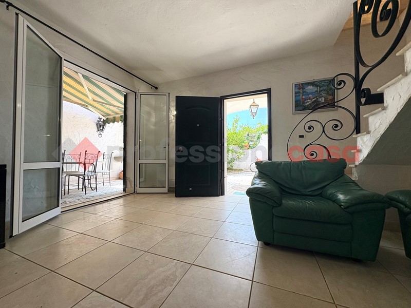 Villa bifamiliare in Vendita a Terracina, 569'000€, 95 m², arredato