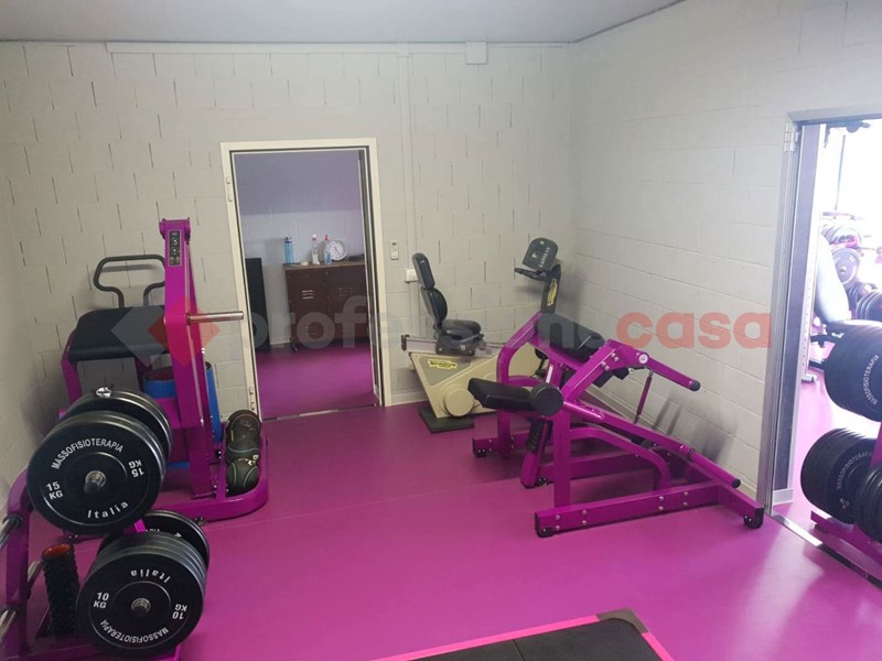 Negozio in Vendita a Arona, 405'000€, 400 m²