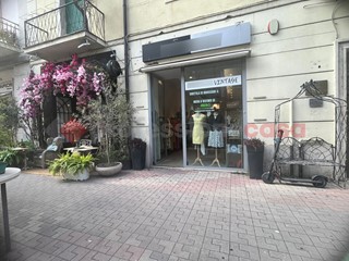 Negozio in Affitto a Cassino, 1'300€, 60 m²