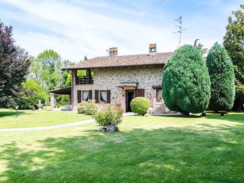 Villa in Vendita a Piacenza, 498'000€, 261 m²