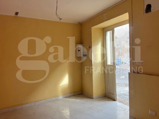 Ufficio in Affitto a Capua, 250€, 90 m²