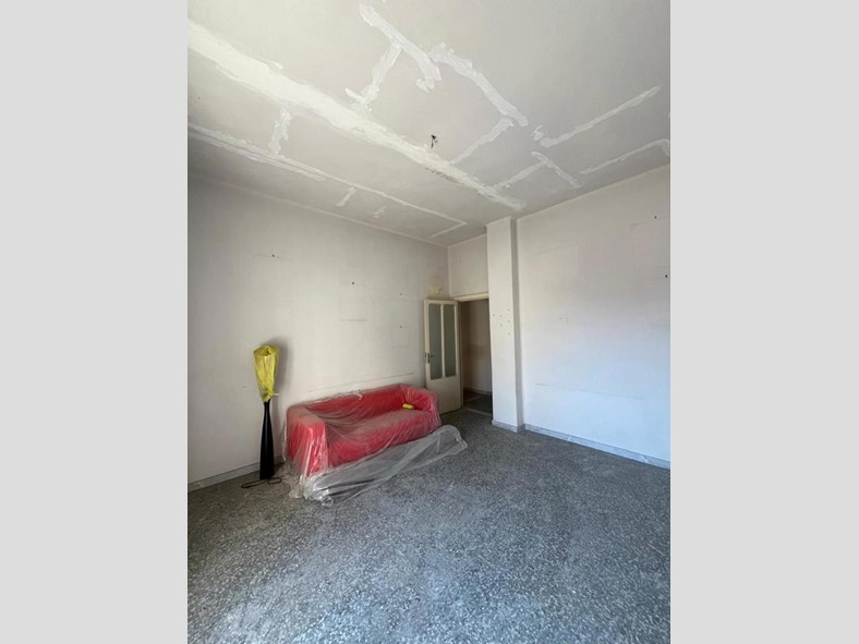 Trilocale in Vendita a Brindisi, 60'000€, 105 m²