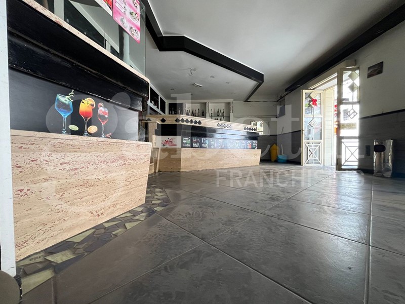 Negozio in Vendita a Vitulazio, 55'000€, 60 m²