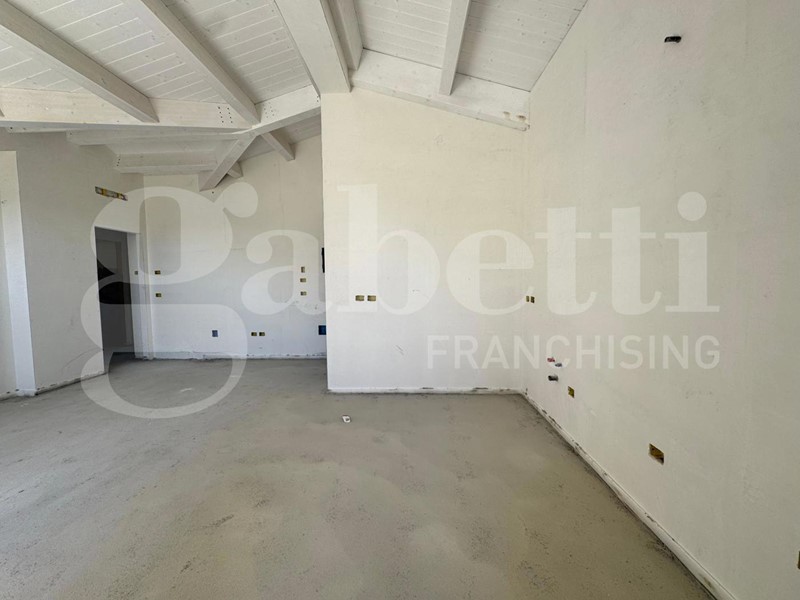 Attico in Vendita a Tortoreto, 258'000€, 107 m²