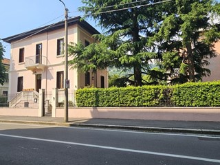 Casa Indipendente in Vendita a Brescia, 789'000€, 356 m², con Box