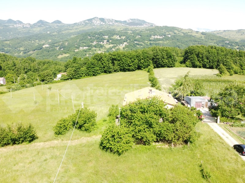 Casa Indipendente in Vendita a Sant'Angelo del Pesco, 169'000€, 228 m²