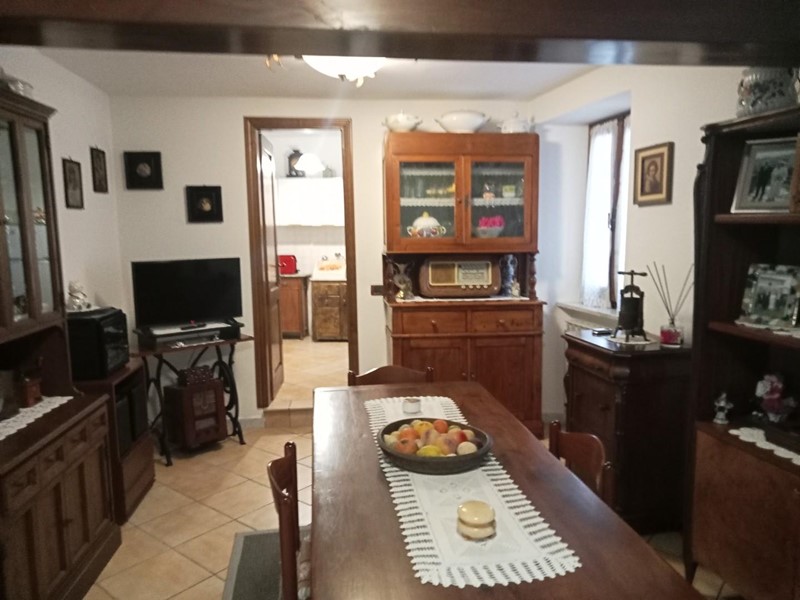 Casa Indipendente in Vendita a Licciana Nardi, zona Pontebosio, 98'000€, 140 m², arredato