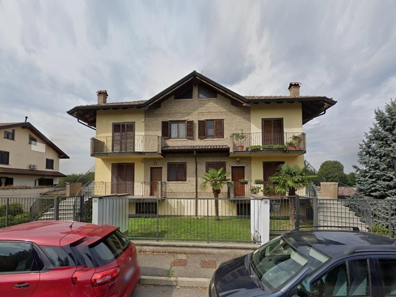 Trilocale in Vendita a Casorezzo, 107'400€, 127 m², con Box