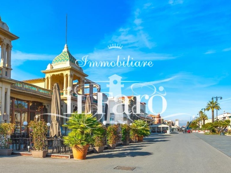 Appartamento in Vendita a Viareggio, 280'000€, 90 m², arredato