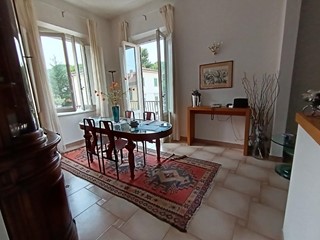 Villetta a schiera in Vendita a Empoli, 435'000€, 250 m², arredato, con Box