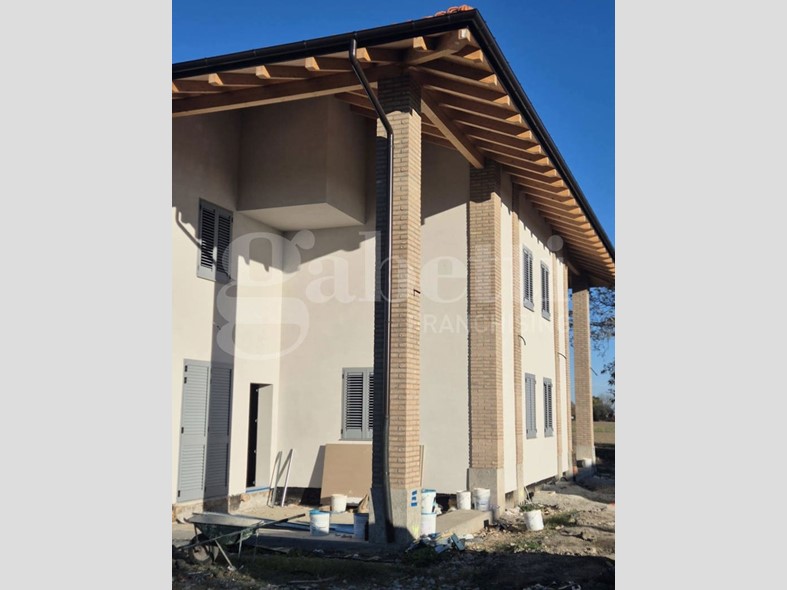 Villa in Vendita a San Giorgio di Piano, 480'000€, 197 m²