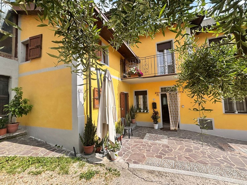 Casa Indipendente in Vendita a Santa Giuletta, 135'000€, 200 m²