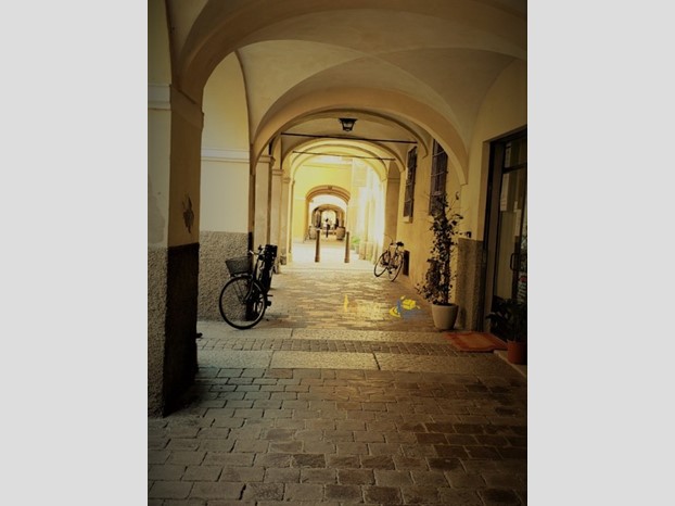 Immobile commerciale in Affitto a Parma, zona Centro storico, 700€, 70 m²