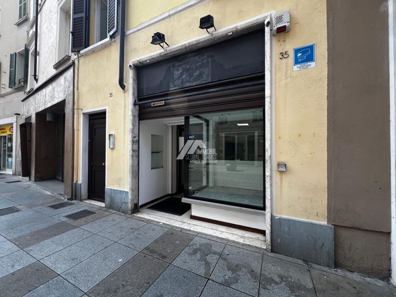 Immobile commerciale in Affitto a Brescia, 1'000€, 48 m²