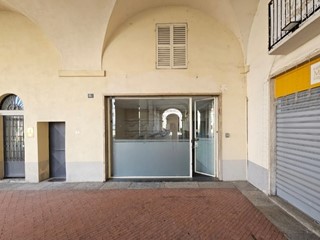 Immobile commerciale in Vendita a Venaria Reale, 98'000€, 90 m², con Box