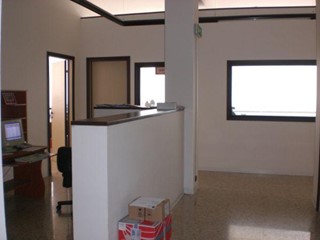 Immobile commerciale in Vendita a Ancona, zona PALOMBARE, 140'000€, 260 m²