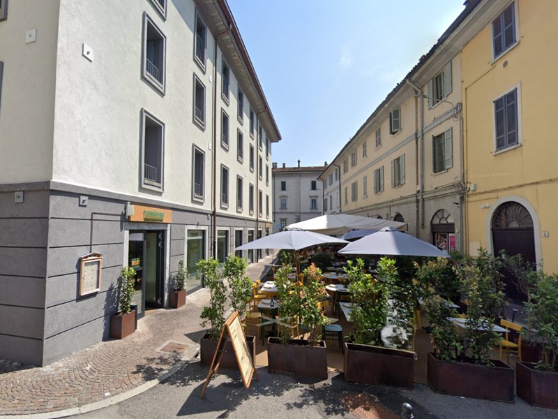 Immobile commerciale in Vendita a Como, 1'450'000€, 300 m²