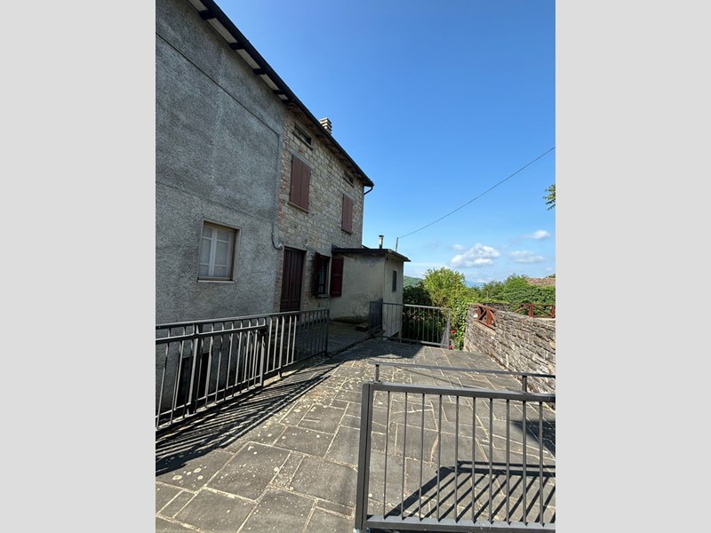 Casa Semi Indipendente in Vendita a Terenzo, zona Corniana, 75'000&euro;, 110 m²