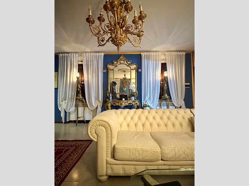 Trilocale in Vendita a Gambolò, zona Centro , 128'000€, 126 m²