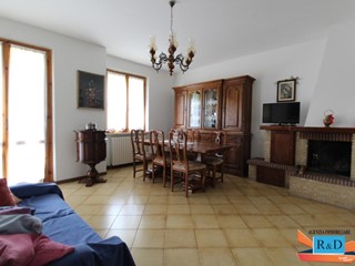 Quadrilocale in Vendita a San Gimignano, 245'000€, 102 m², con Box