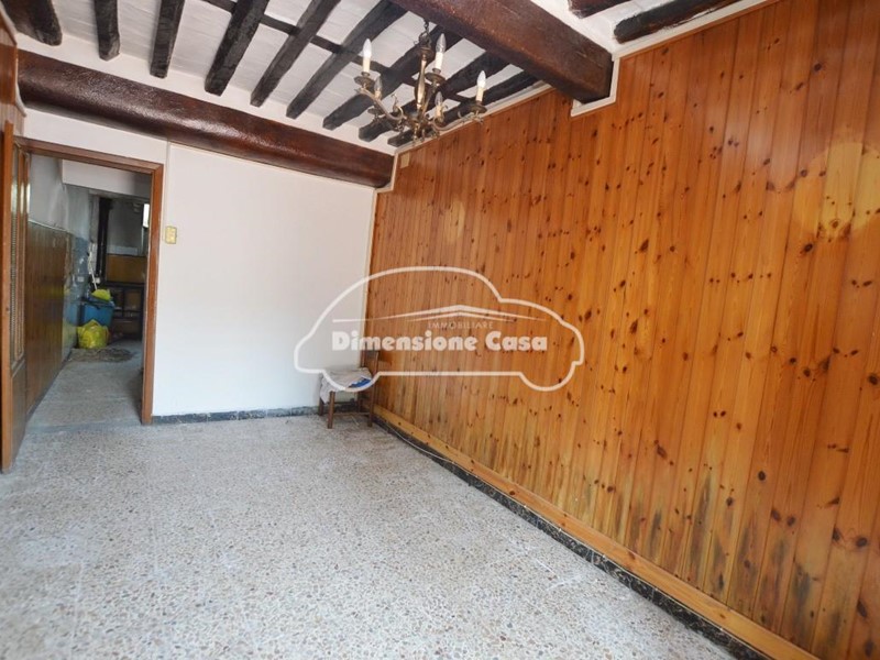 Casa Indipendente in Vendita a Capannori, zona Marlia, 49'000€, 70 m²