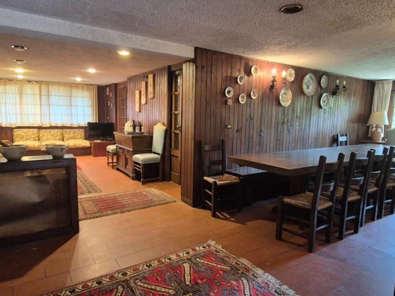 Villa bifamiliare in Vendita a Camaiore, zona Lido di Camaiore, 700'000&euro;, 280 m²