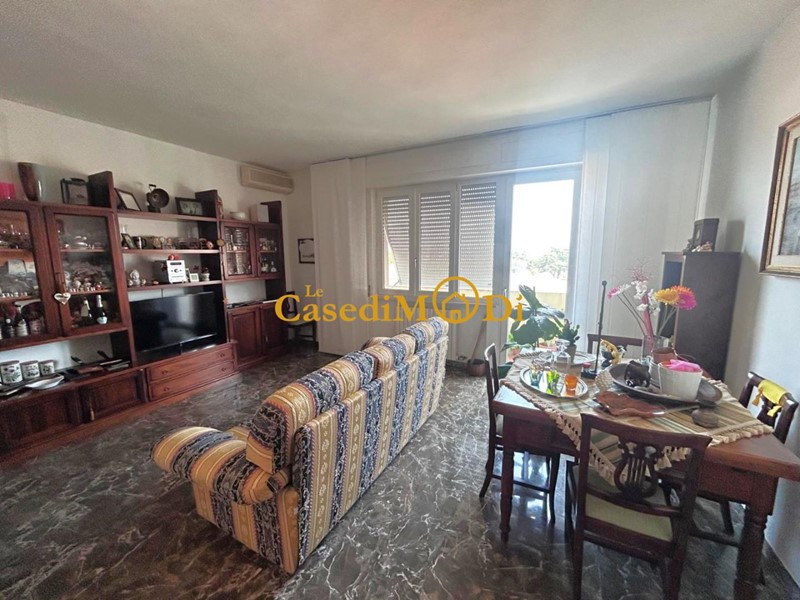 Appartamento in Vendita a Livorno, 260'000€, 110 m², arredato, con Box