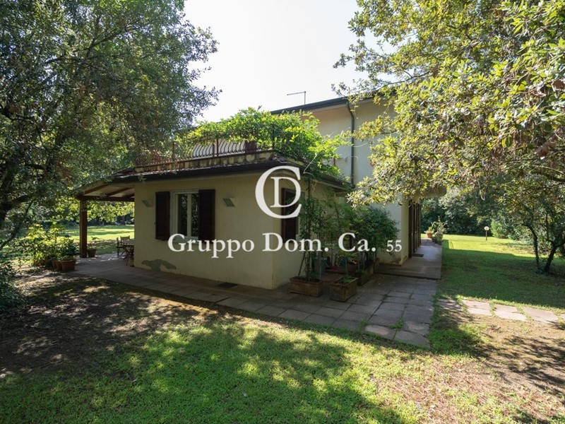Villa in Vendita a Massa, zona Poveromo, 1'700'000&euro;, 249 m², arredato