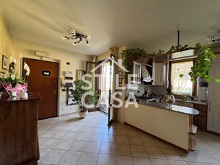 Quadrilocale in Vendita a Altopascio, 155'000€, 90 m², con Box