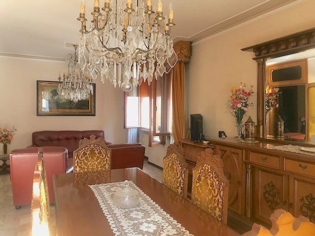 Appartamento in Vendita a Motta di Livenza, 250'000€, 190 m², arredato