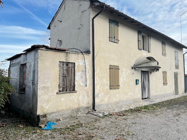 Casale in Vendita a Motta di Livenza, 65'000€, 140 m²