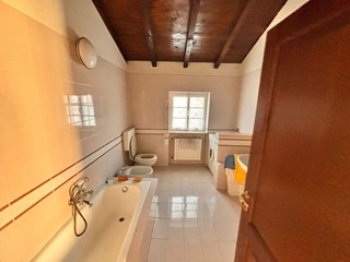 Casale in Vendita a Santa Maria della Versa, 150'000€, 120 m², arredato