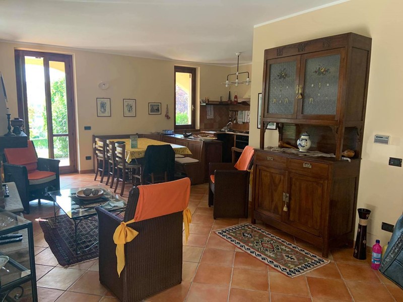 Villa in Vendita a Pietra de' Giorgi, 340'000€, 200 m², arredato