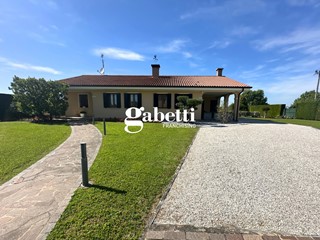 Casa Indipendente in Vendita a Arre, 375'000€, 202 m²