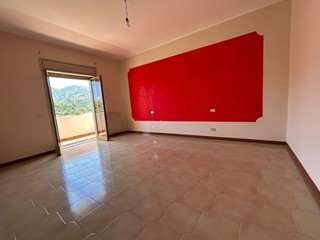 Quadrilocale in Vendita a Barcellona Pozzo di Gotto, 67'000€, 113 m²